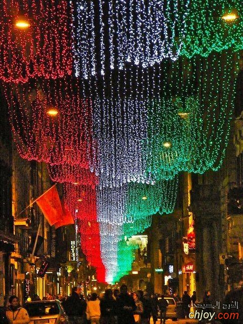 Christmas lights in Rome! 🍷 