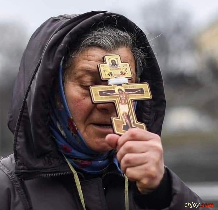 woman praying for peace in her nation 