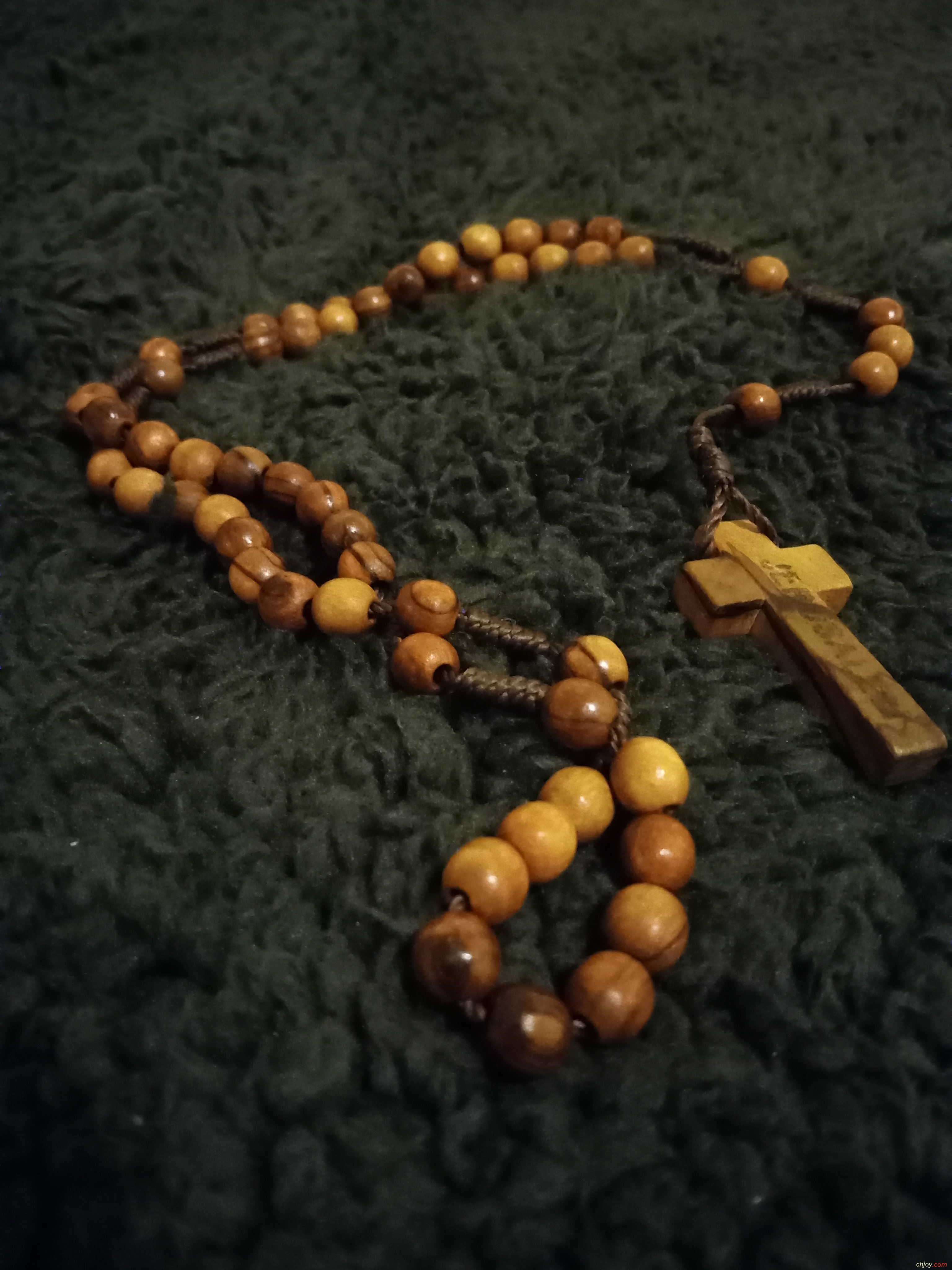 The rosary "is the chain that unites us to Mary 